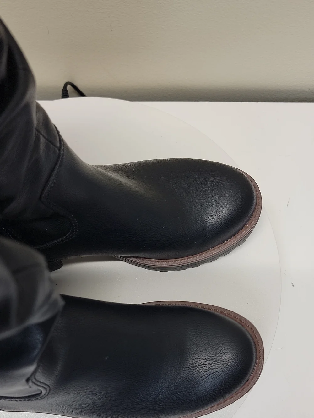 Sun + Stone New In Box! Lug Sole Slouchy Boots Sz 5